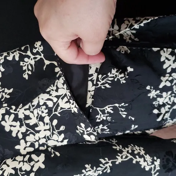 Anne Klein Midi Lightweight Coat Black &amp; Cream Floral Print Size 6