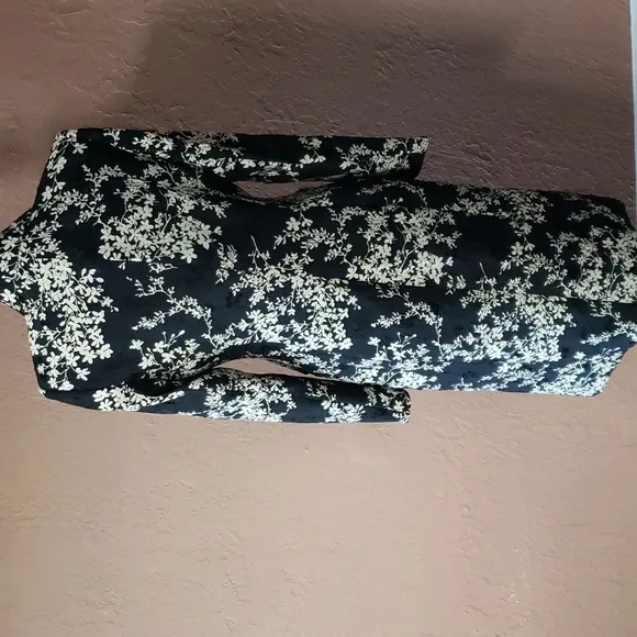 Anne Klein Midi Lightweight Coat Black &amp; Cream Floral Print Size 6