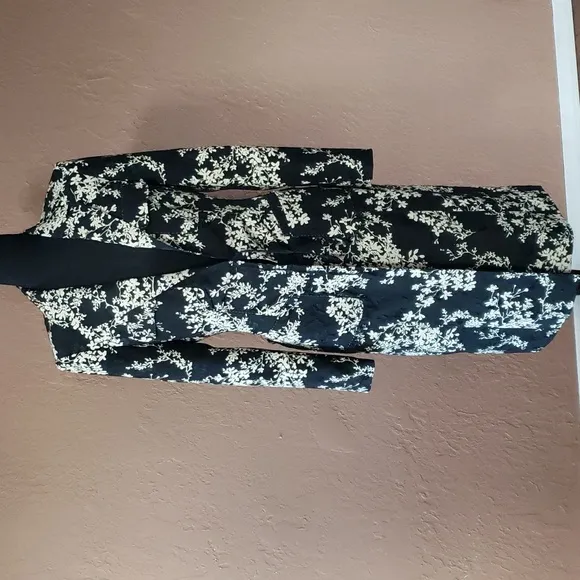 Anne Klein Midi Lightweight Coat Black &amp; Cream Floral Print Size 6
