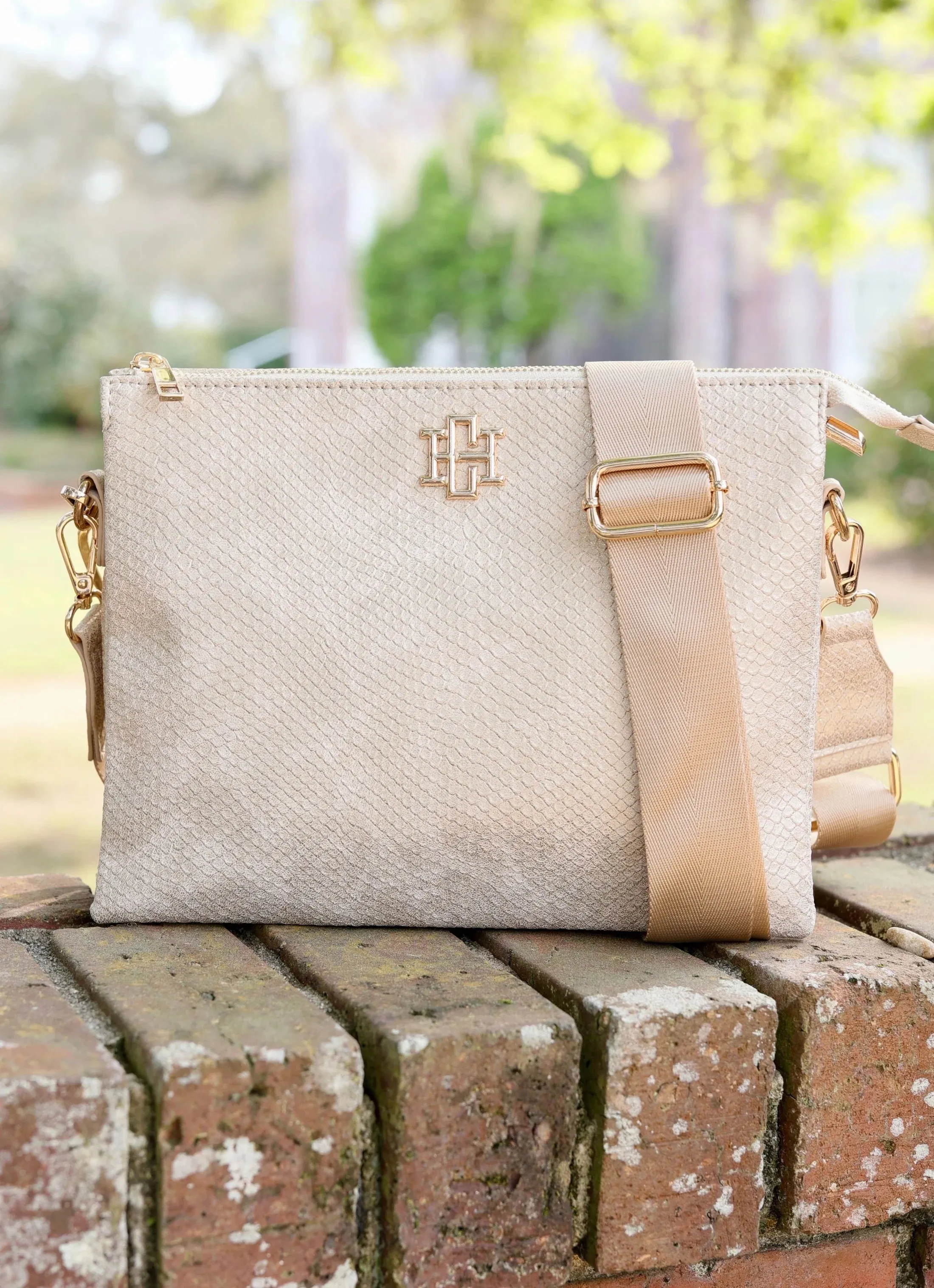 ARIANA CROSSBODY- SHIMMER CHAMPAGNE