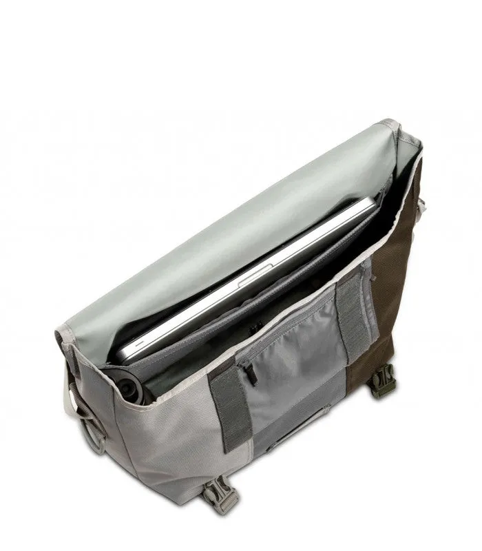Classic Messenger Tres Colores Sling Bag