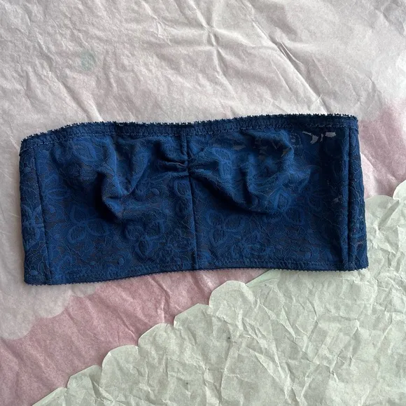 EUC Wonderbra 34A blue lace wireless convertible strapless halter crossback bra