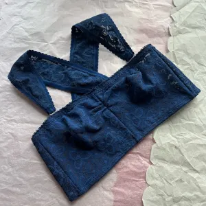 EUC Wonderbra 34A blue lace wireless convertible strapless halter crossback bra