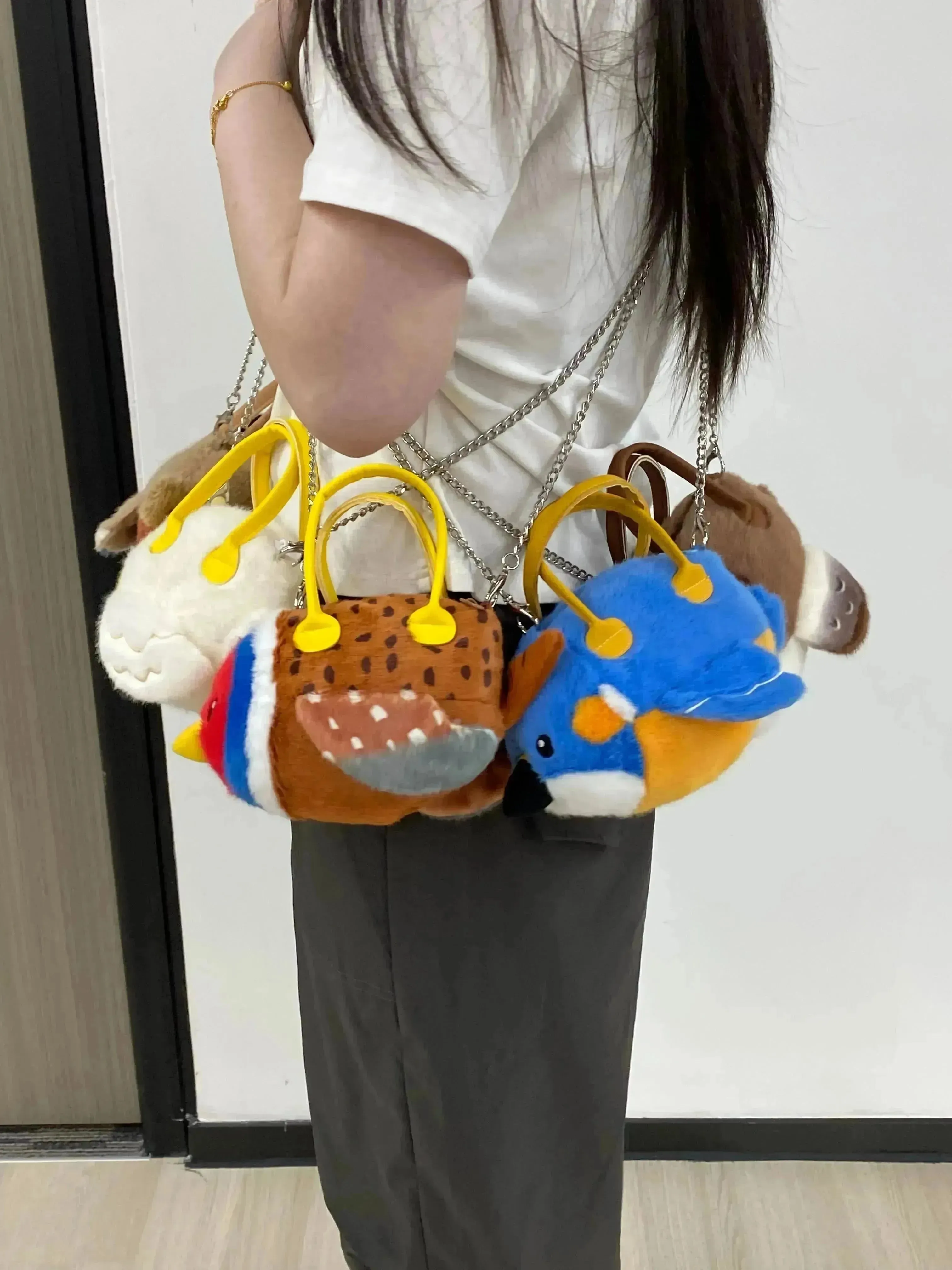 Feathered Friends Plush Handbags (20 cm)