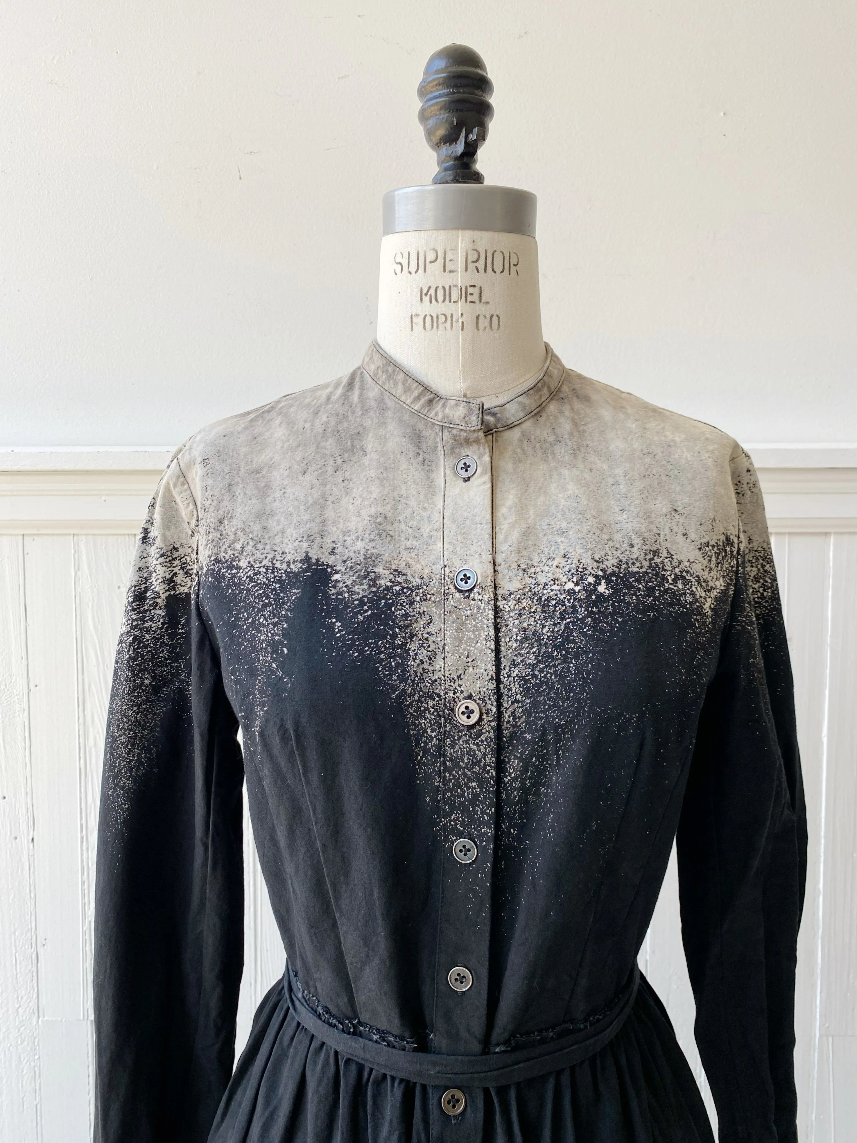 galaxy bleach worker dress in black