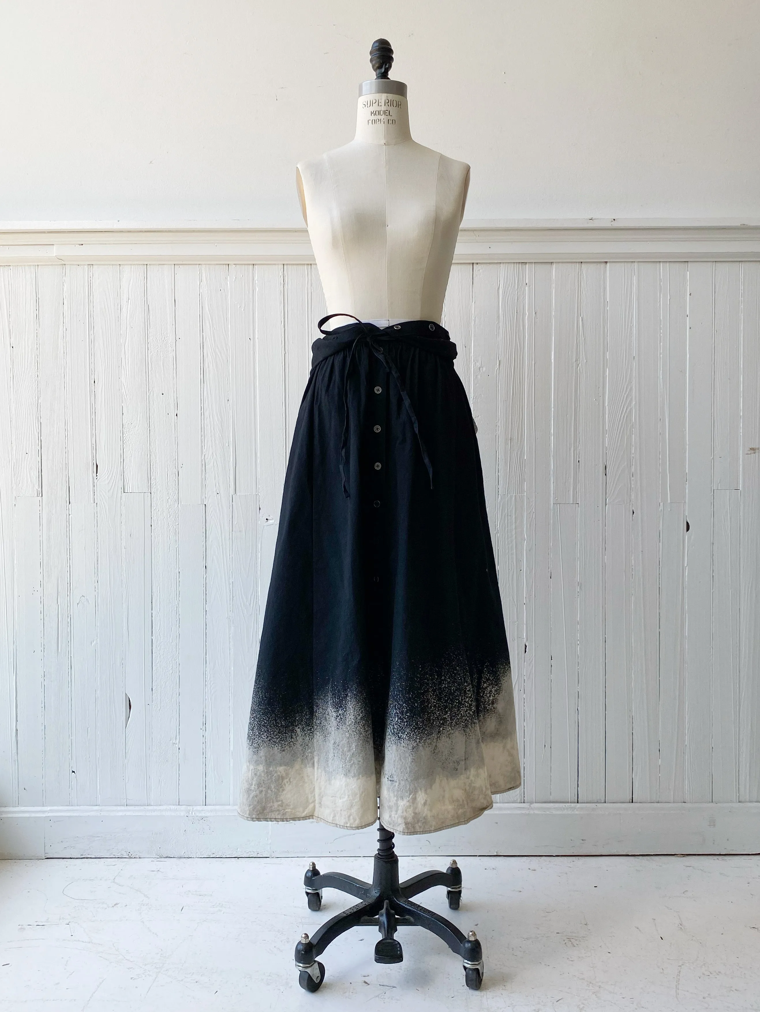 galaxy bleach worker dress in black