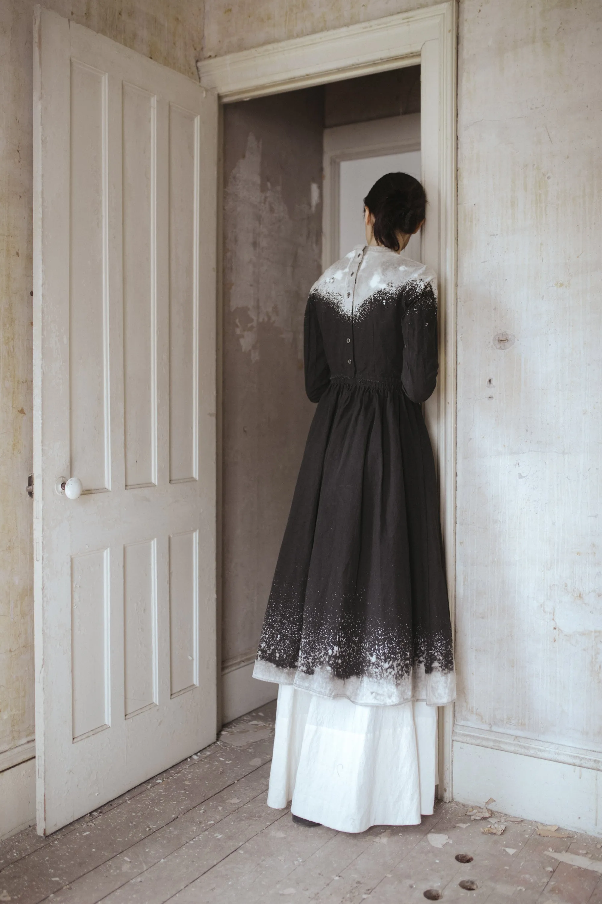galaxy bleach worker dress in black