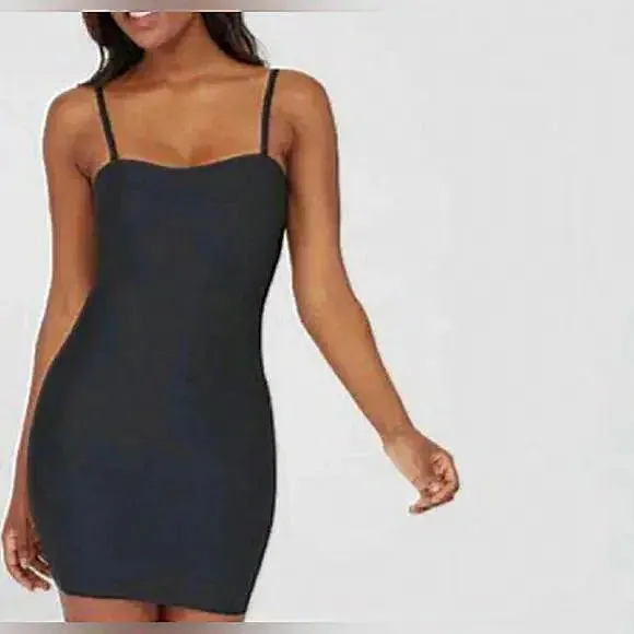 New with tags! Retails $62  SPANX Assets by Sara Blakely Women's‎ 257 FF Convertible Slip Dress Black Sz M