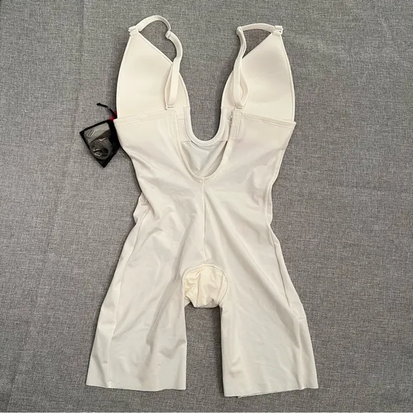 NWT SPANX Suit Your Fancy Plunge Low-Back Mid-Thigh Bodysuit linen XS