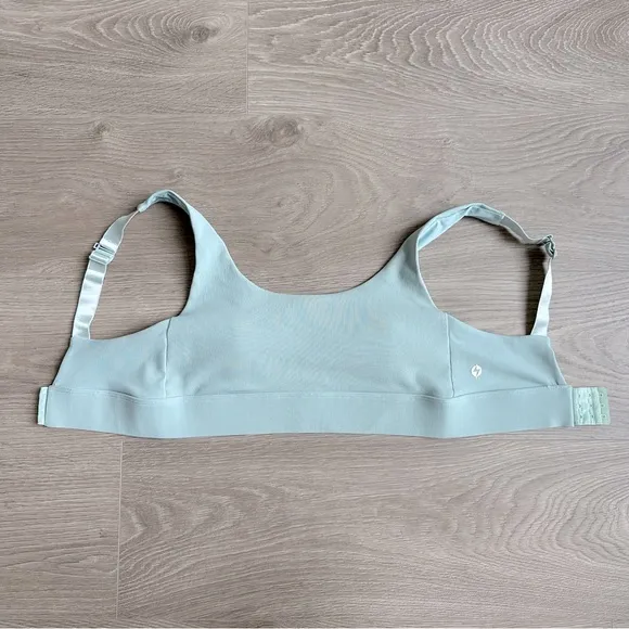 Popflex Ribbed Extra Compressive Athletic Scoop Bra in Seafoam