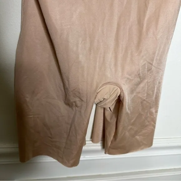 Spanx 10156 Suit Your Fancy Strapless Cupped Mid-Thigh Bodysuit Womens X-Large