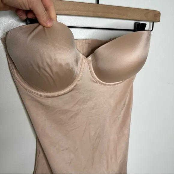 Spanx 10156 Suit Your Fancy Strapless Cupped Mid-Thigh Bodysuit Womens X-Large
