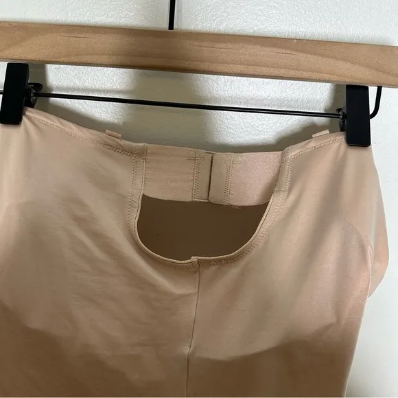 Spanx 10156 Suit Your Fancy Strapless Cupped Mid-Thigh Bodysuit Womens X-Large