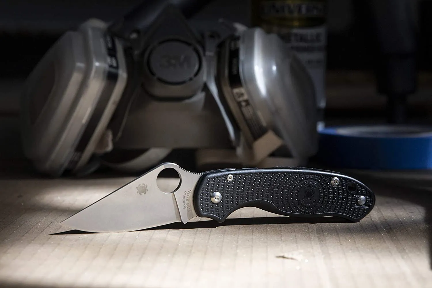 Spyderco Para 3 Lightweight Folder 2.92 in Blade FRN Handle