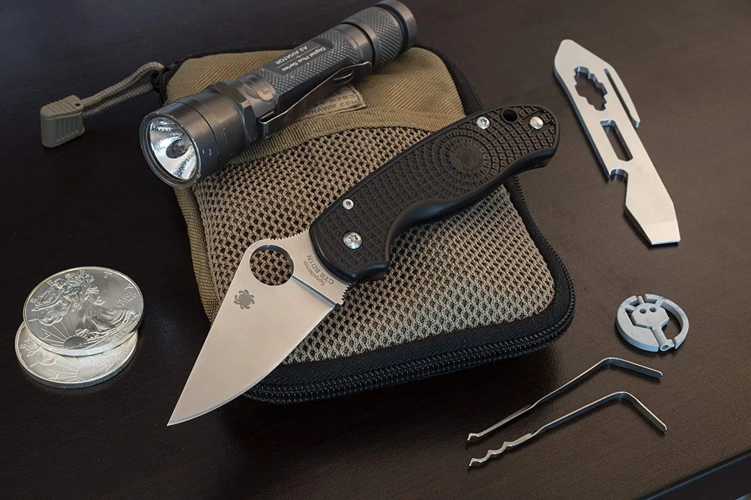 Spyderco Para 3 Lightweight Folder 2.92 in Blade FRN Handle