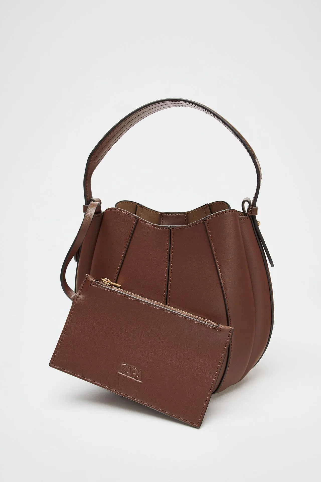 Topstitch bucket bag