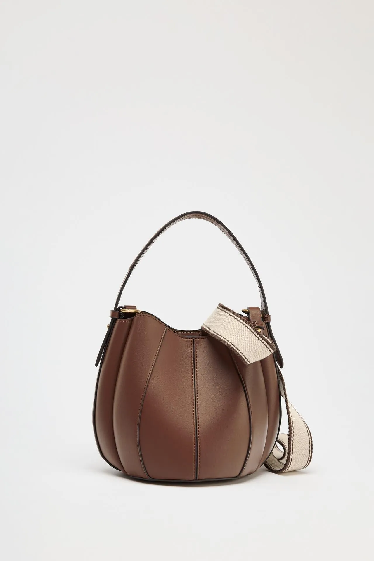 Topstitch bucket bag