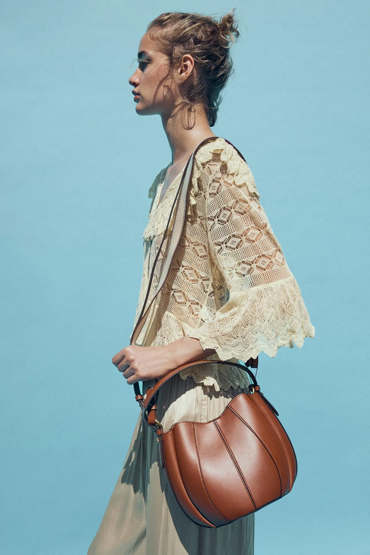 Topstitch bucket bag