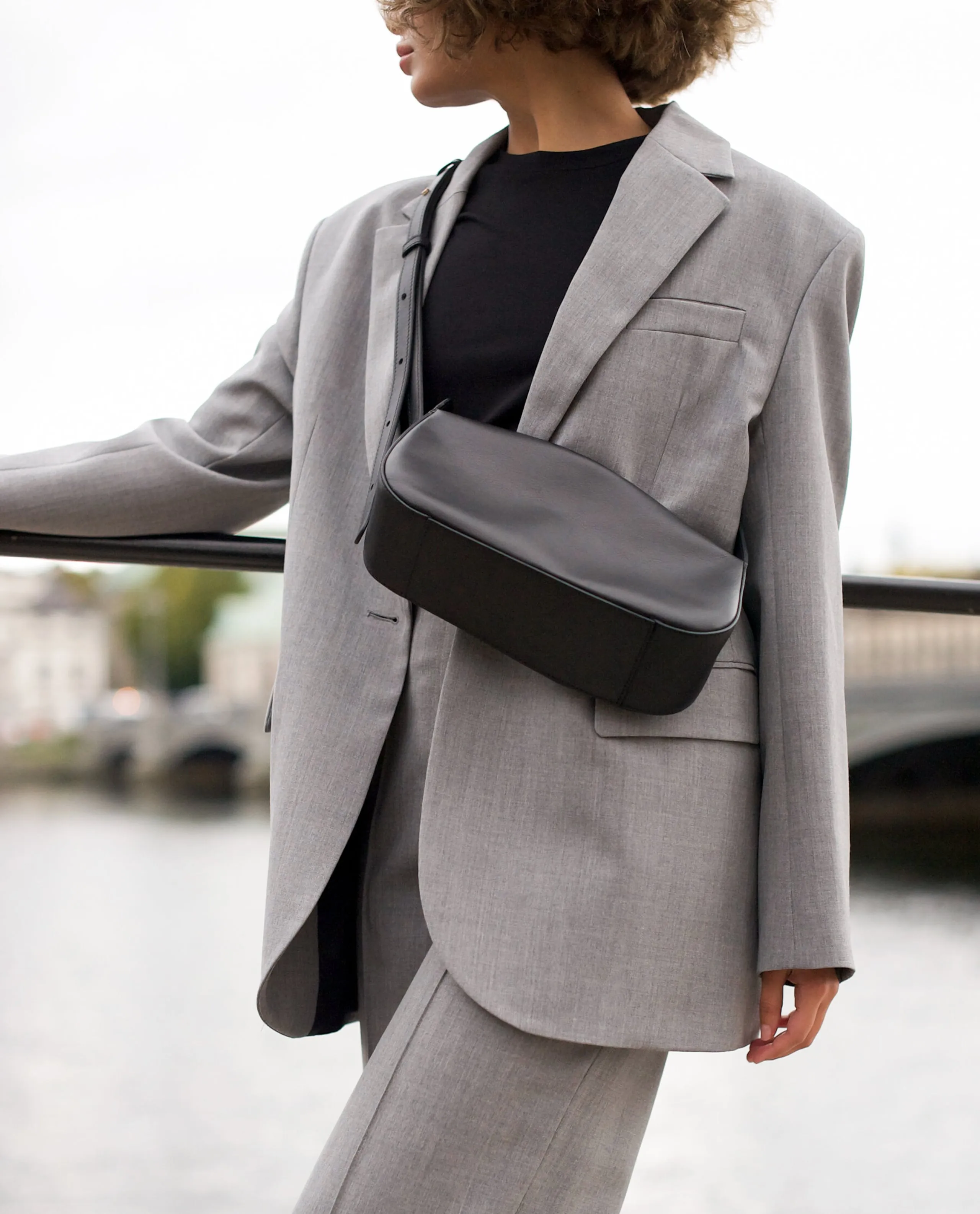 Tuna Black Leather Shoulder Bag