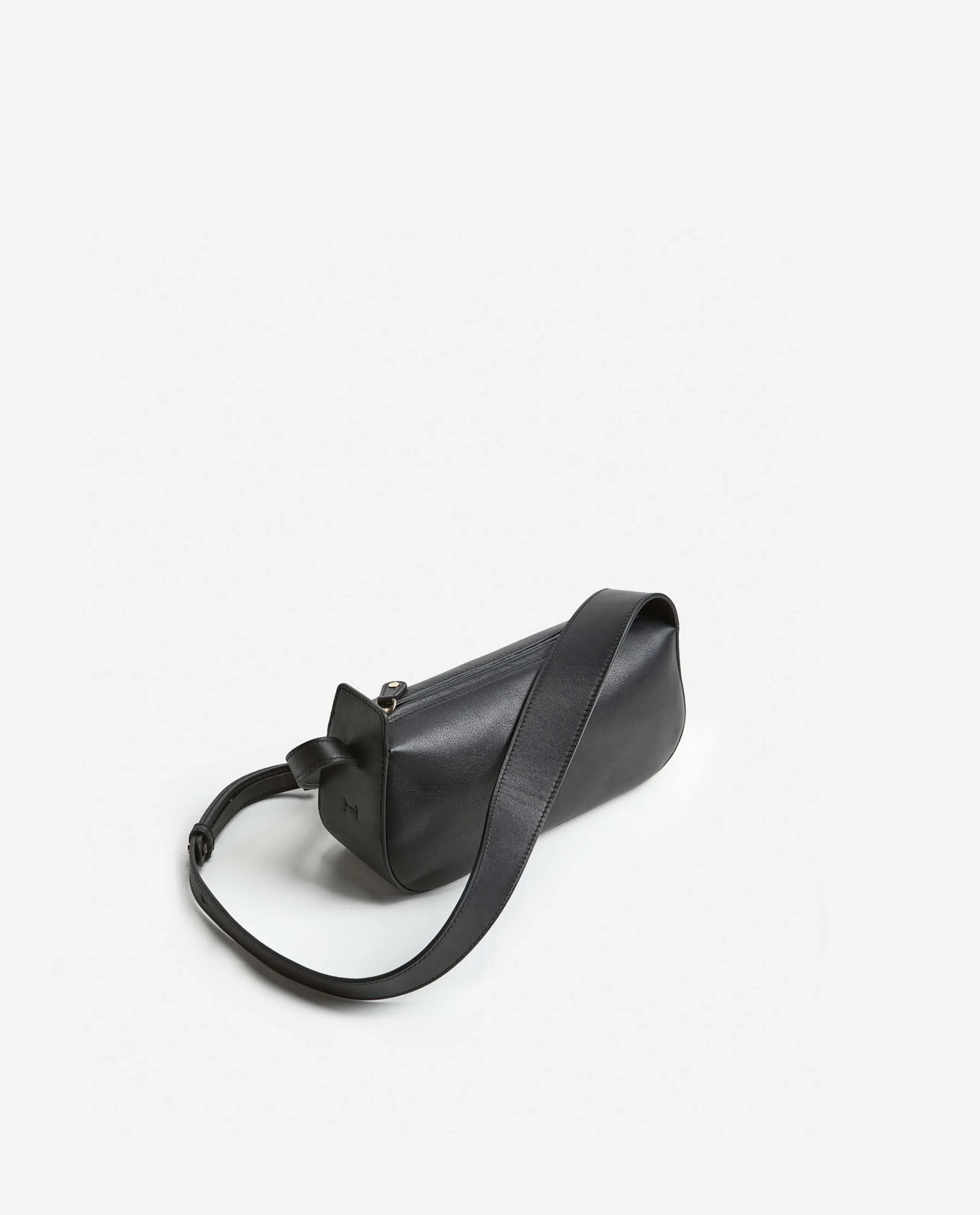 Tuna Black Leather Shoulder Bag