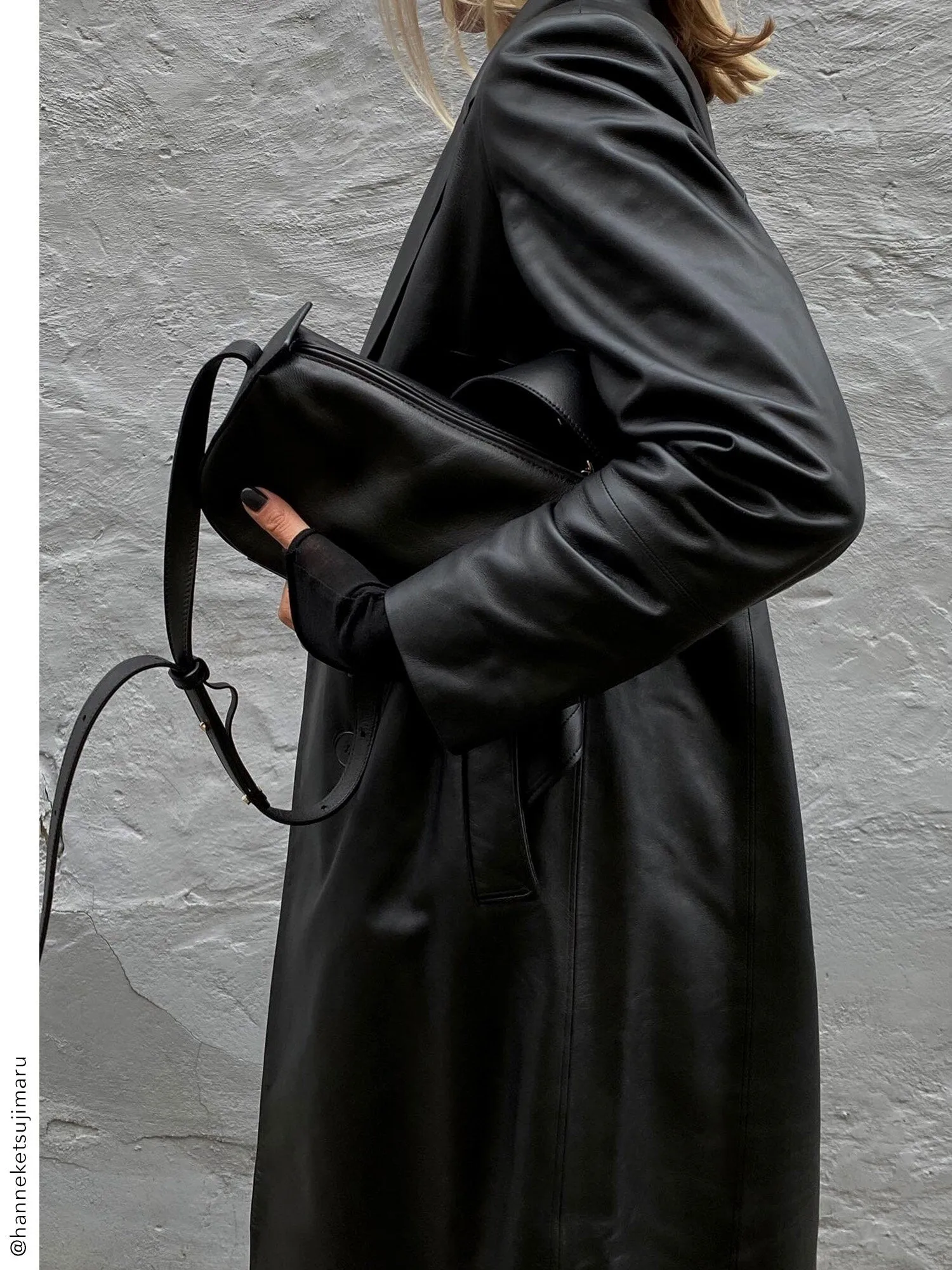 Tuna Black Leather Shoulder Bag