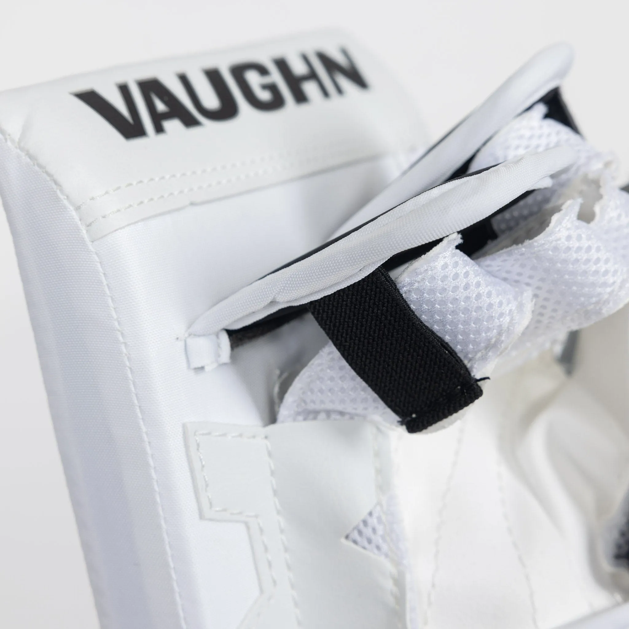 Vaughn Velocity V10 Youth Goalie Blocker