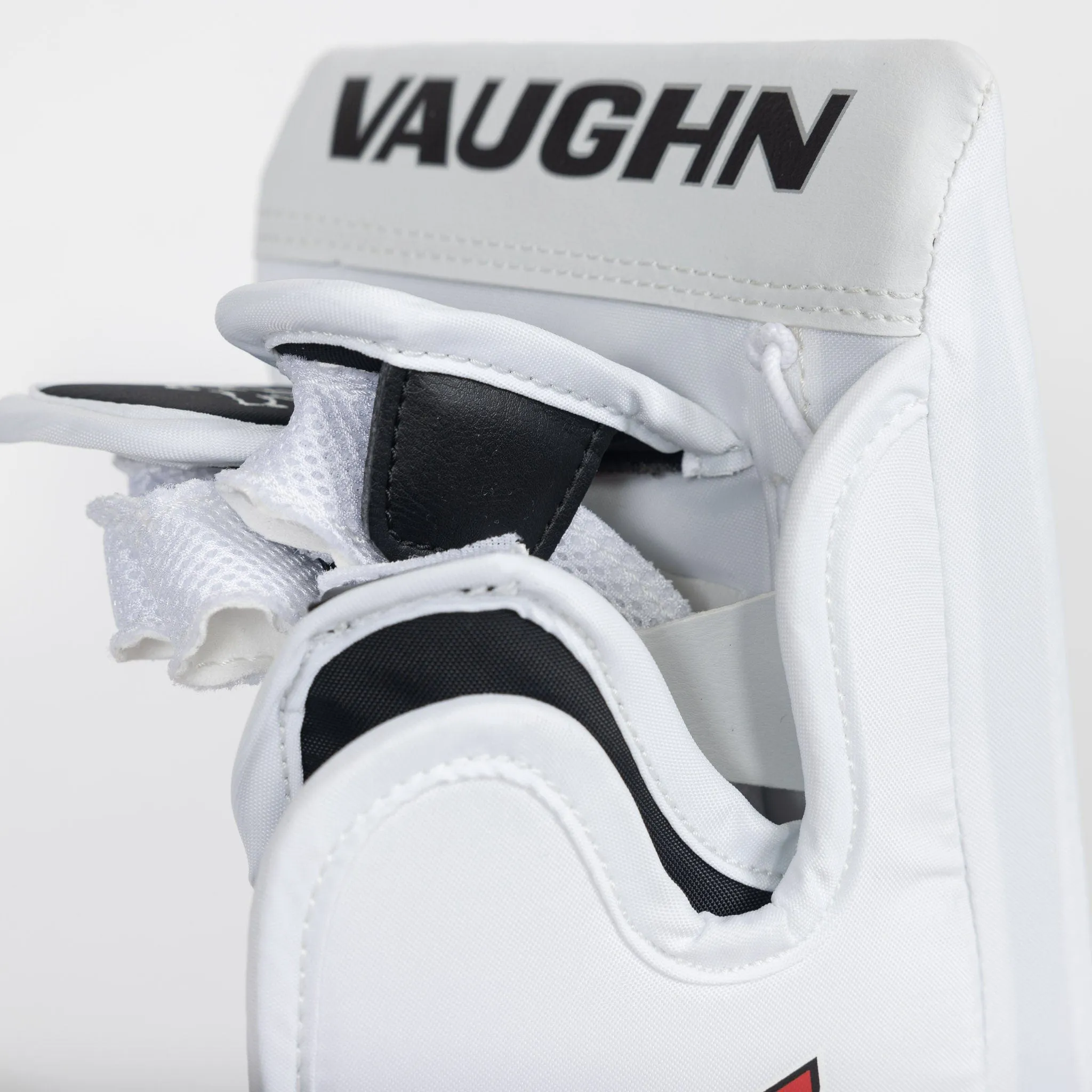 Vaughn Velocity V10 Youth Goalie Blocker