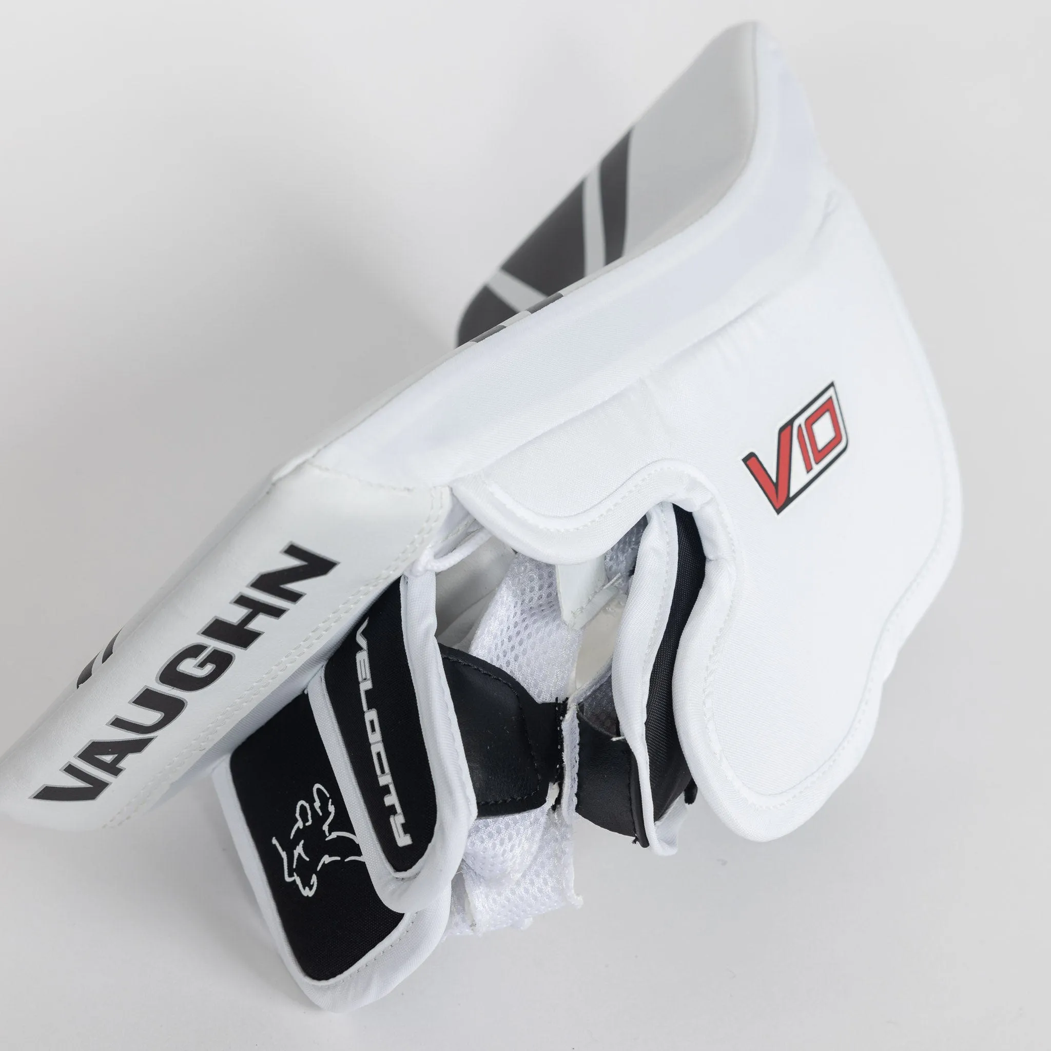 Vaughn Velocity V10 Youth Goalie Blocker