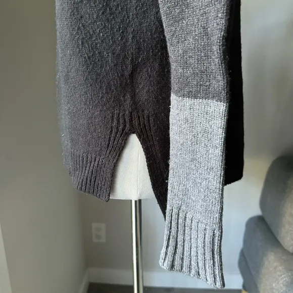 Vince Tri Colorblock Turtleneck Sweater